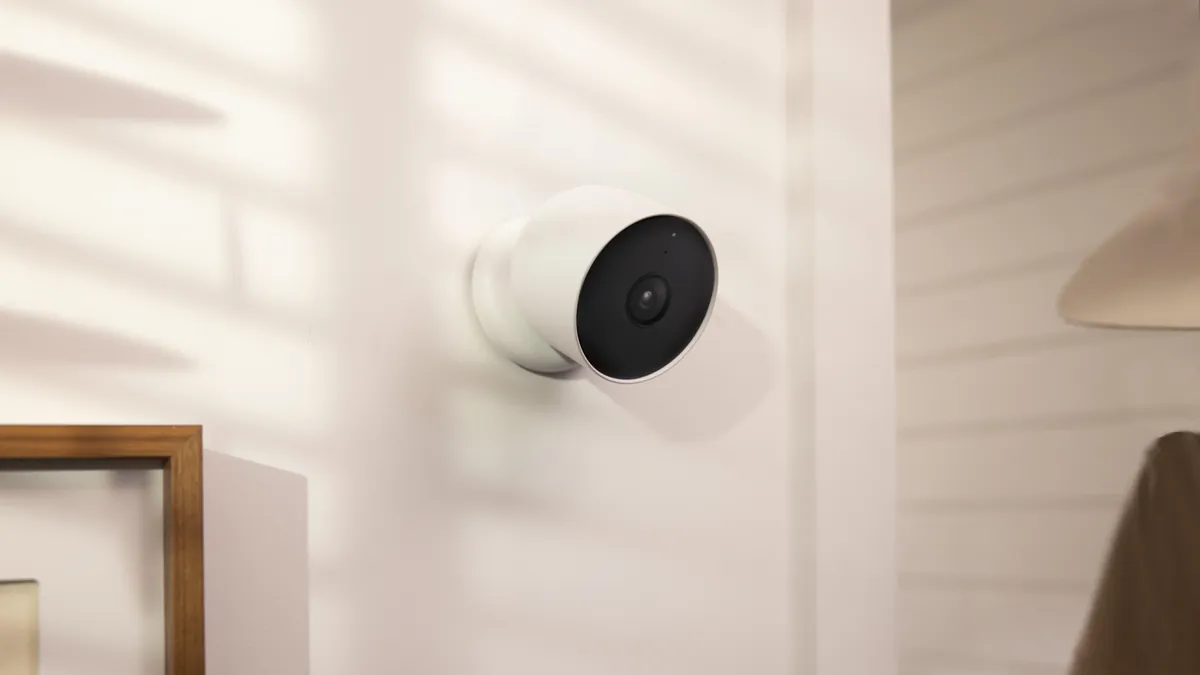 Outdoor PTZ camera weatherproof mounting — IP66 housing, 6KV surge protection